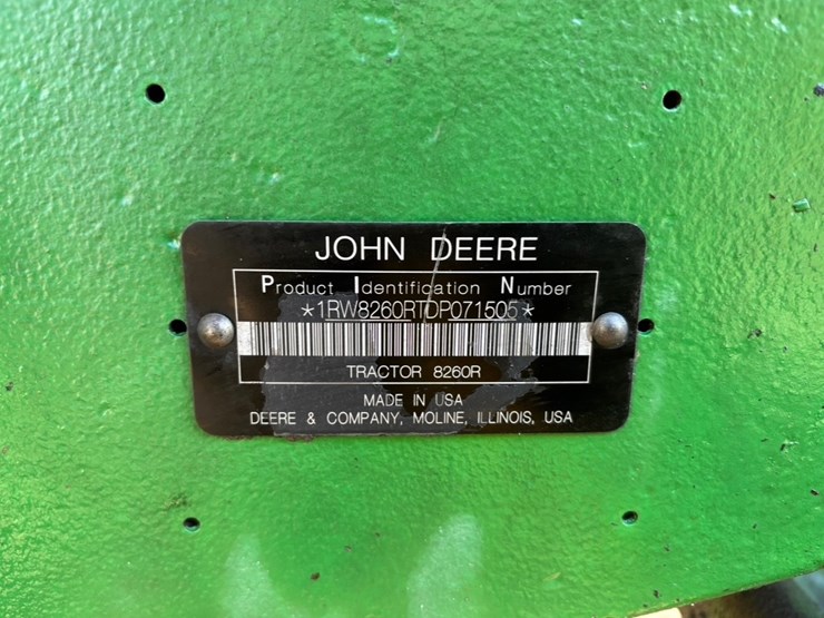 john-deere-8260r-image-17