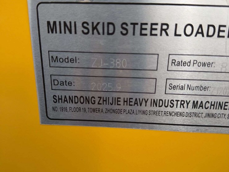 2025-zjg-zj-380-mini-skid-steer-image-11