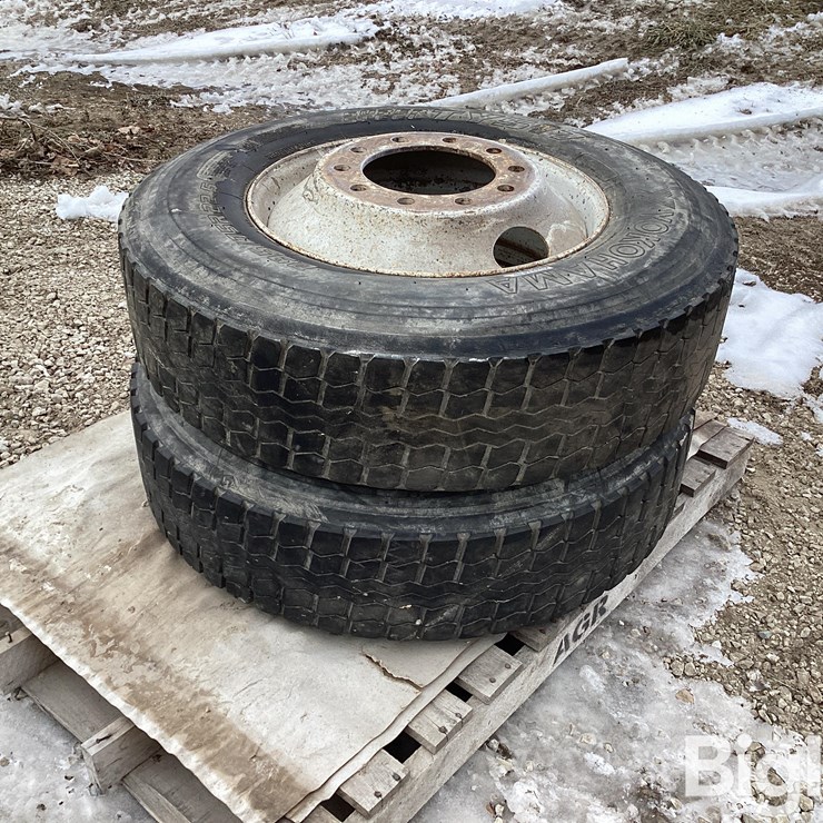 Yokohama 295/75R22.5 Tires/Rims