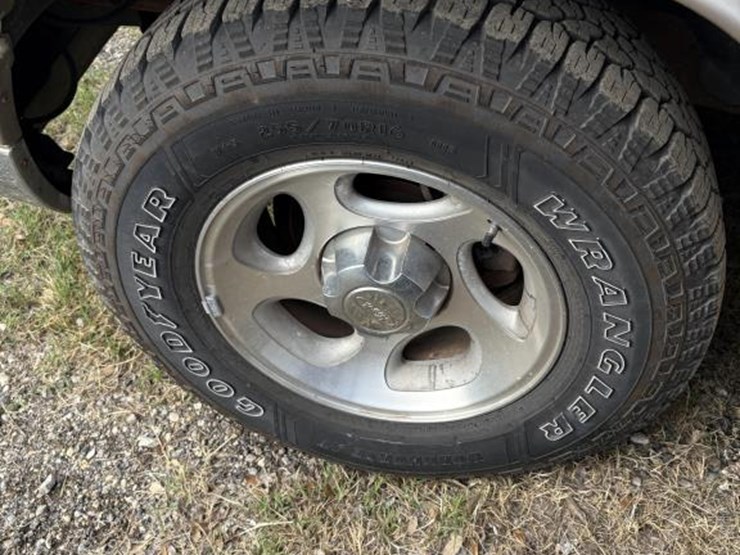 2000-ford-explorer-eddie-bauer-image-10