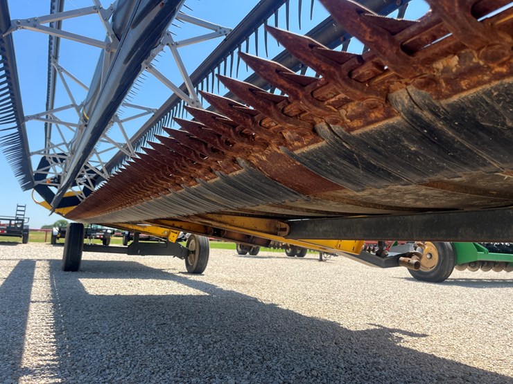 new-holland-430-image-12