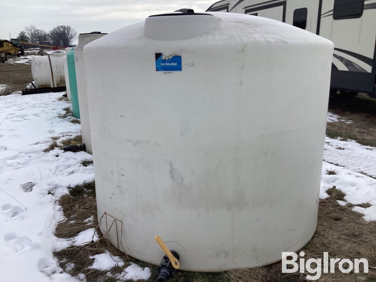 ace-roto-mold-1,650-gallon-water/liquid-fertilizer-tank-image-1