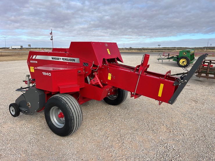 2017-massey-ferguson-1840-image-13