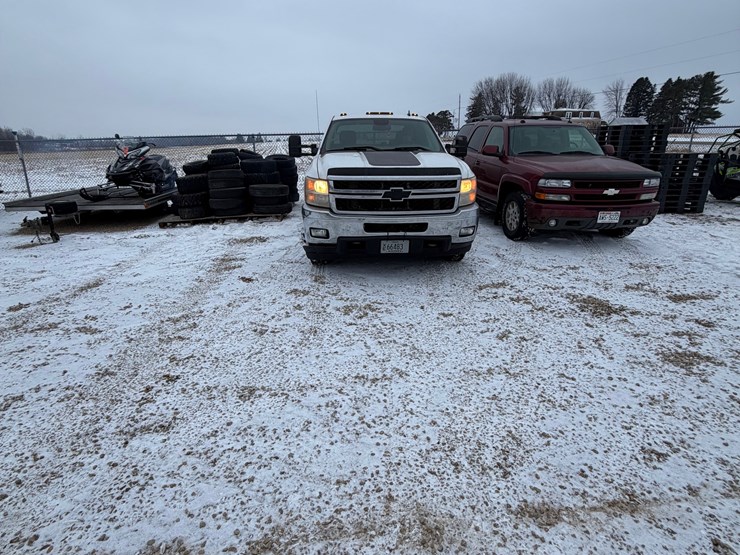 2013-chevrolet-3500-image-3