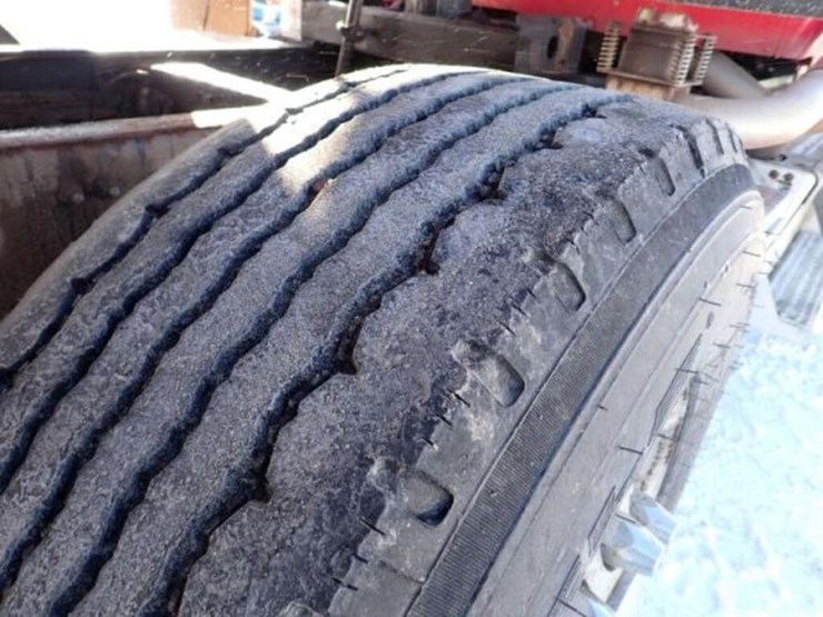 2016-peterbilt-567-image-65