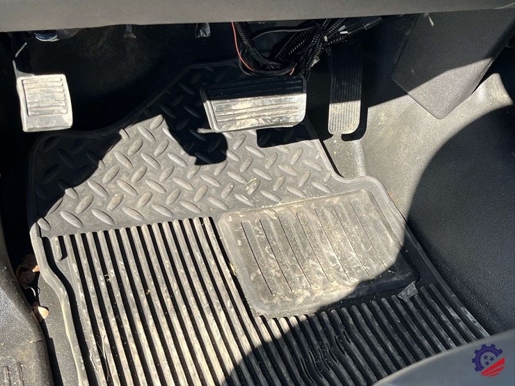 2010-chevrolet-silverado-s/a-service-truck-image-70