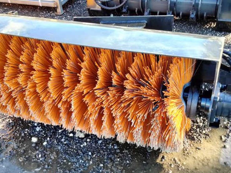 #314-•-mini-skid-steer-sweeper-image-1