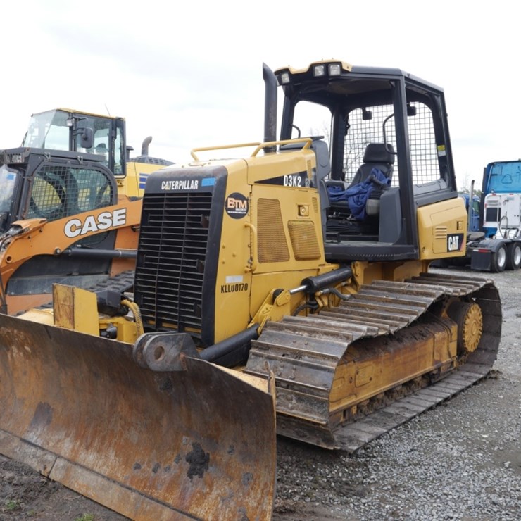 2005 CATERPILLAR D3