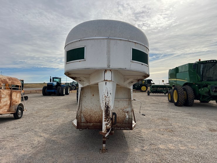 #t8405-•-stock-trailer-image-3