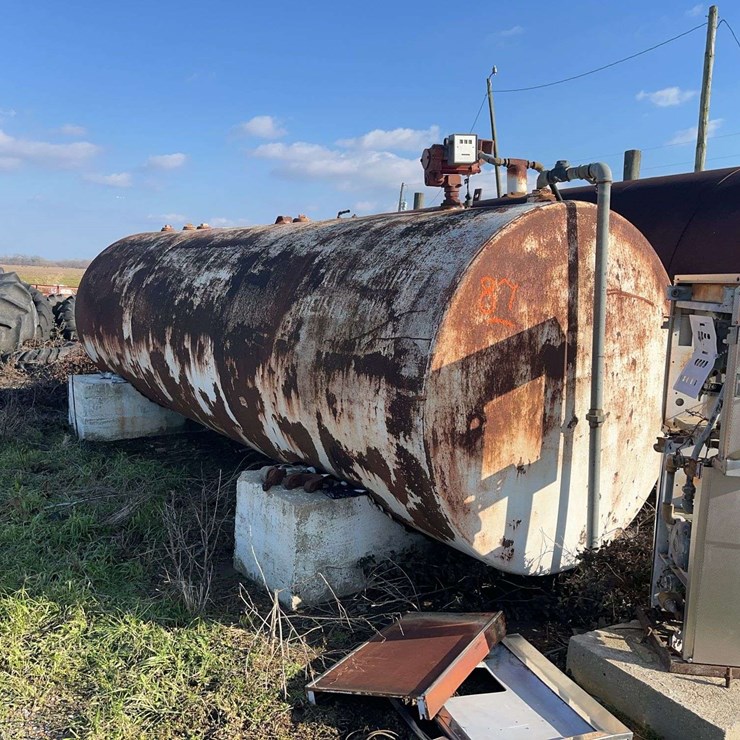 4,000 Gallon Fuel Tank