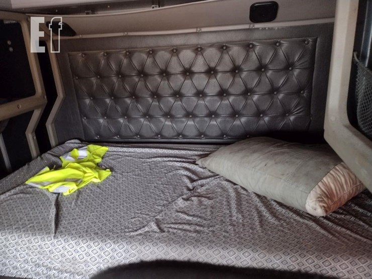 2000-international-9900-image-16