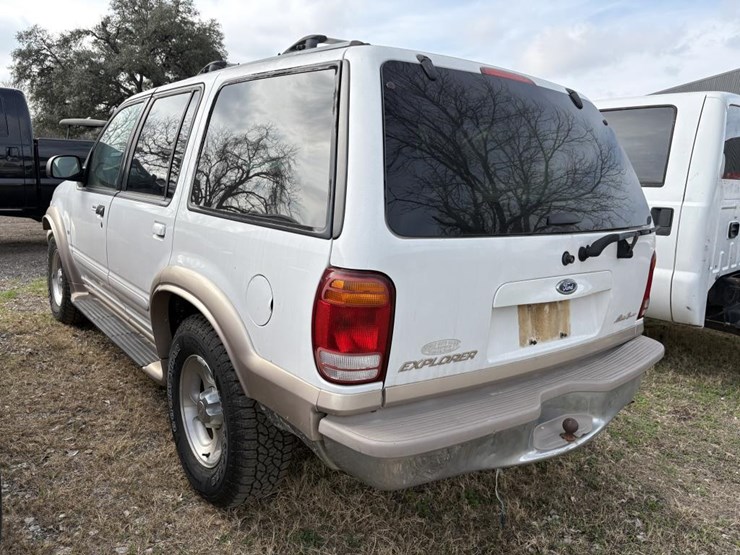 2000-ford-explorer-eddie-bauer-image-8