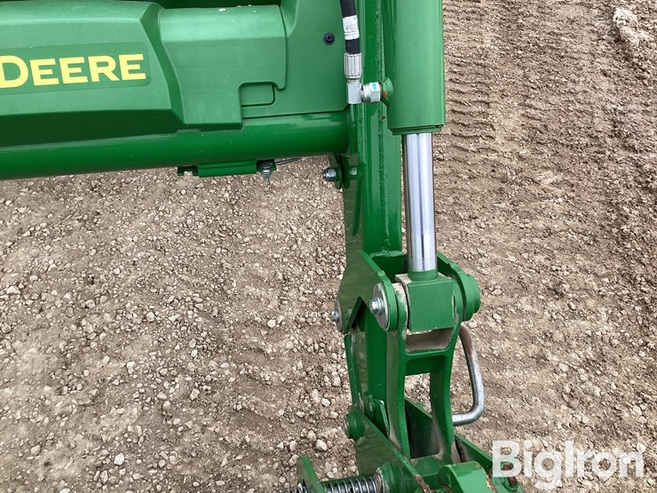 2020-john-deere-5065e-image-16