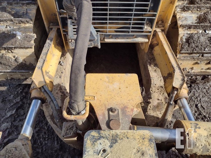 2008-deere-750j-lt-image-16