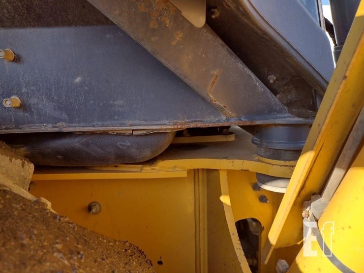 2018-deere-410l-image-28