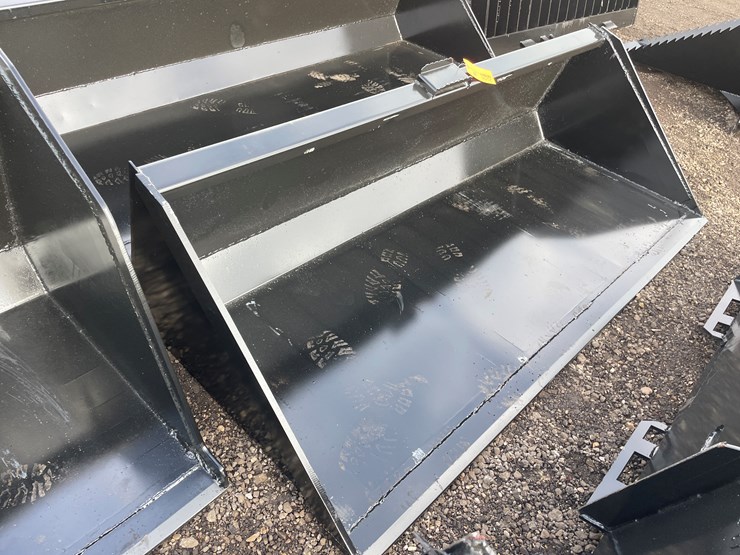 #2056-•-78"-bucket-with-single-blade-image-2