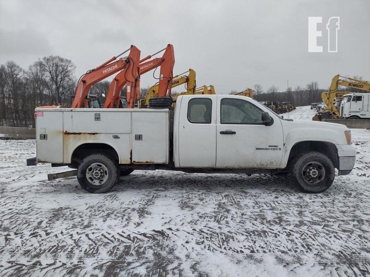 2008-gmc-3500-image-3