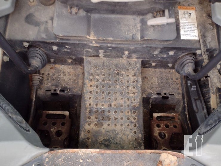 2016-bobcat-s590-image-13