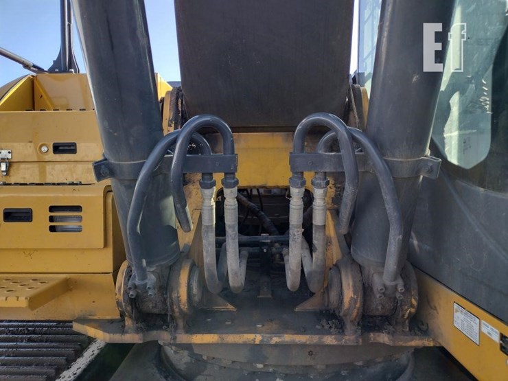 2020-deere-350g-lc-image-20