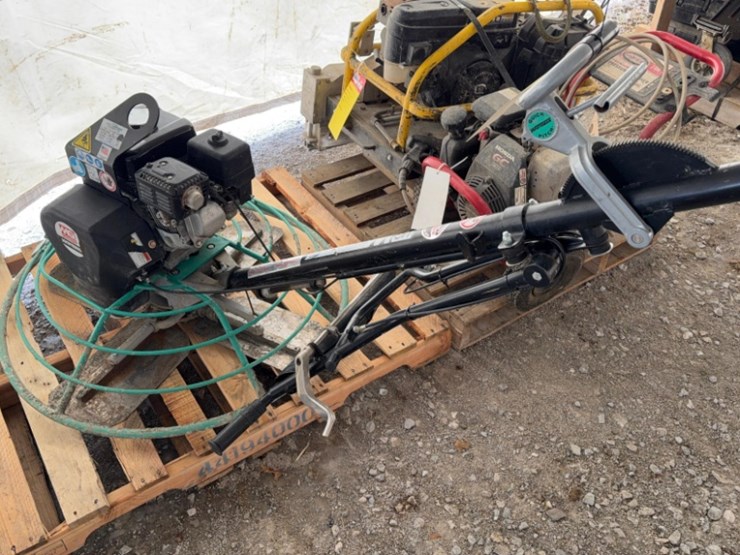 2023-whiteman-jh55c-3'-power-trowel-with-honda-gx160-motor-image-4