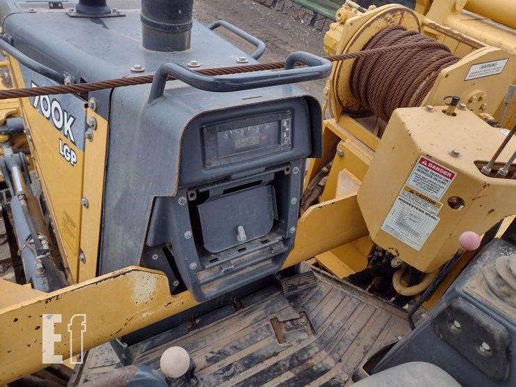 2012-deere-700k-lgp-image-17