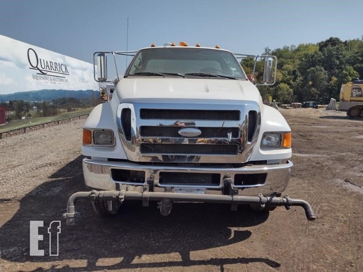 2008-ford-f750-xl-image-2