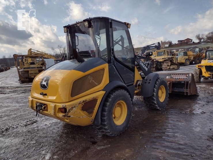 2021-deere-304l-image-32