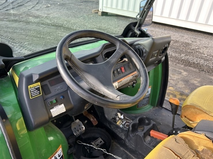2012-john-deere-gator-xuv-625i-image-20