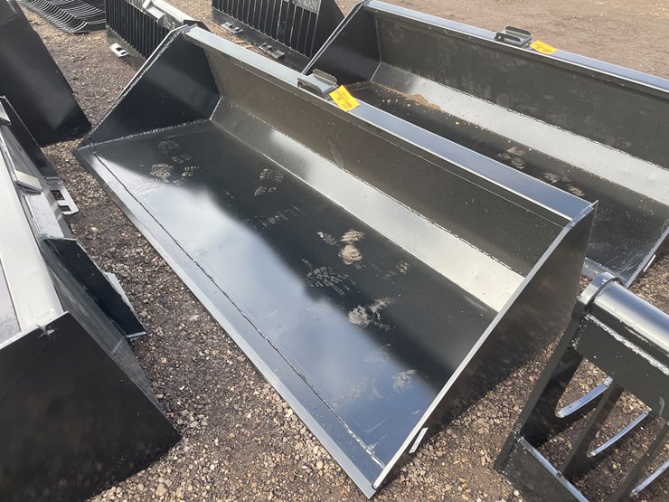 #2057-•-90"-bucket-with-blade-image-1