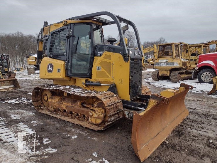 2022-deere-650k-lgp-image-45