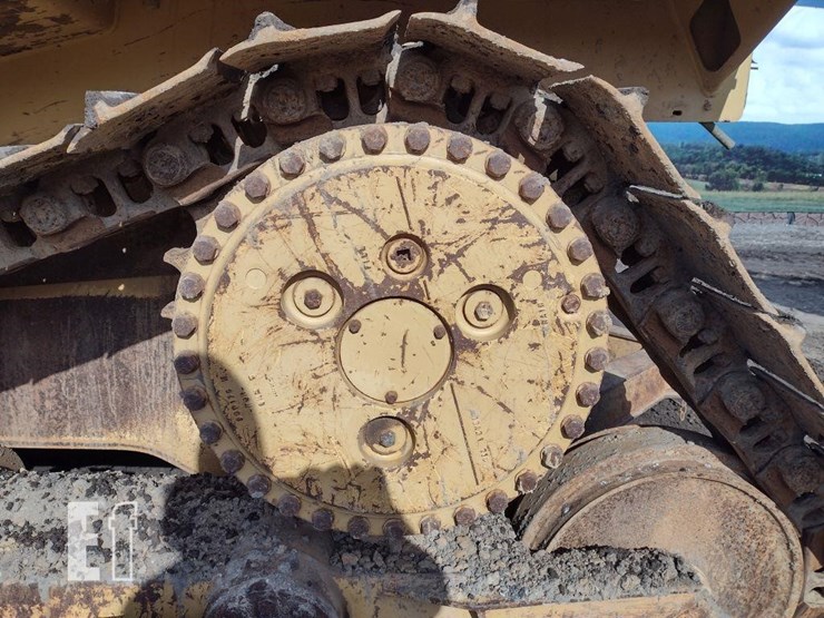 caterpillar-d6h-image-17