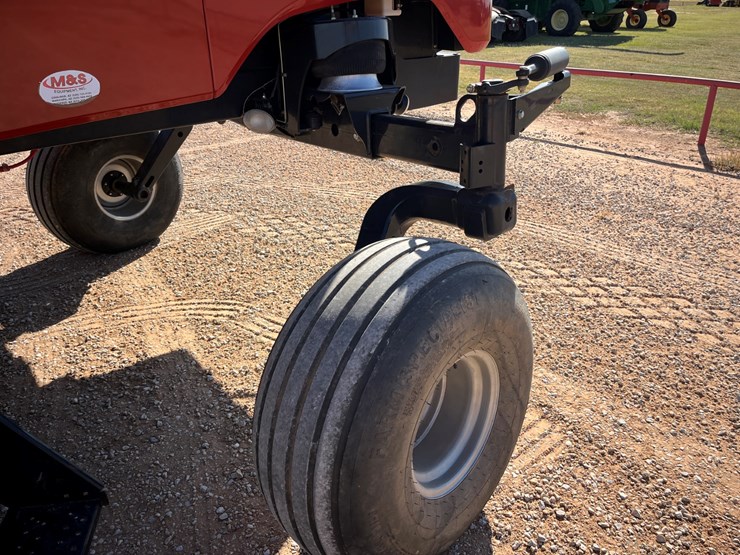 2020-case-ih-wd2104-image-23
