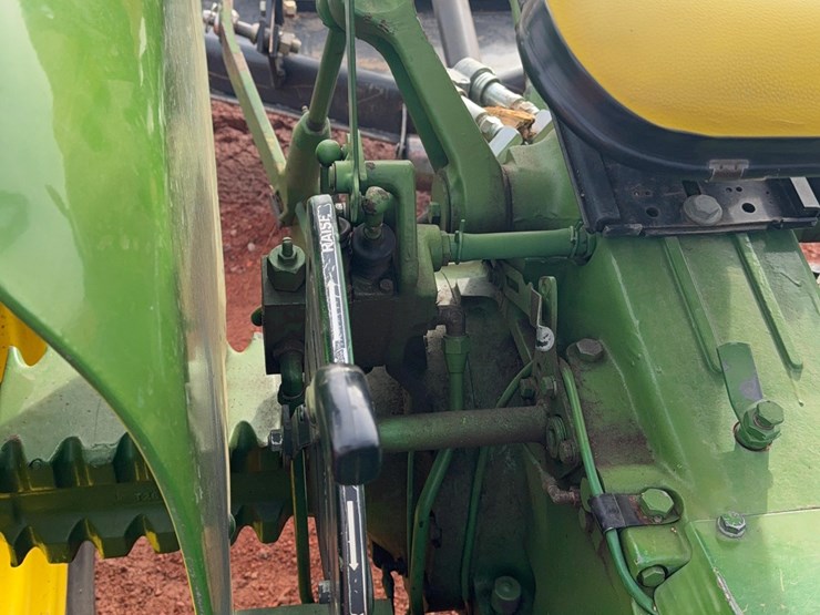 john-deere-830-image-17