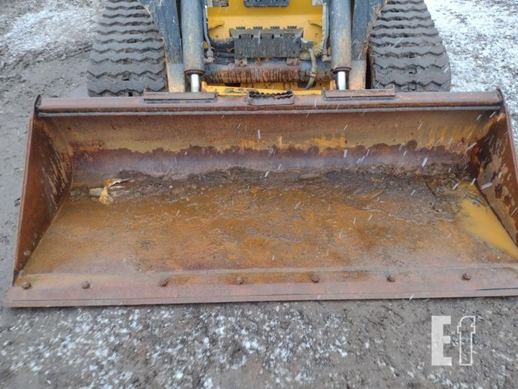 2021-deere-331g-image-16