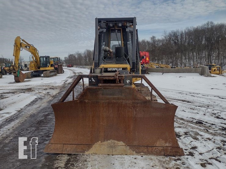 2005-caterpillar-d4g-xl-image-2