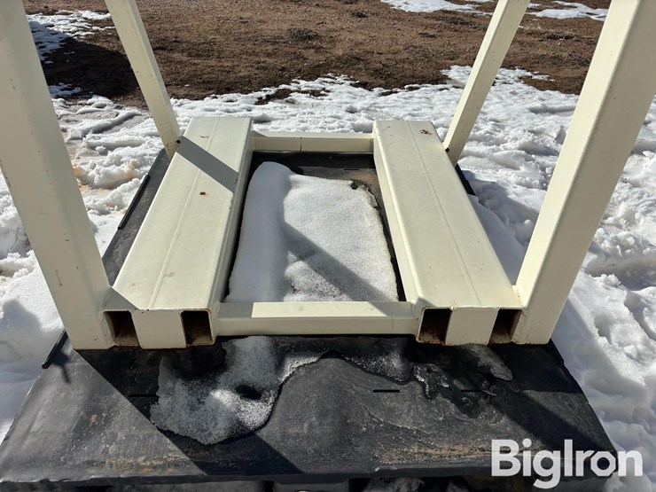 friesen-seed-tote-bag-lift-image-12