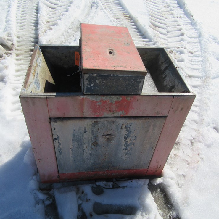 #8975 • Franklin Waterer