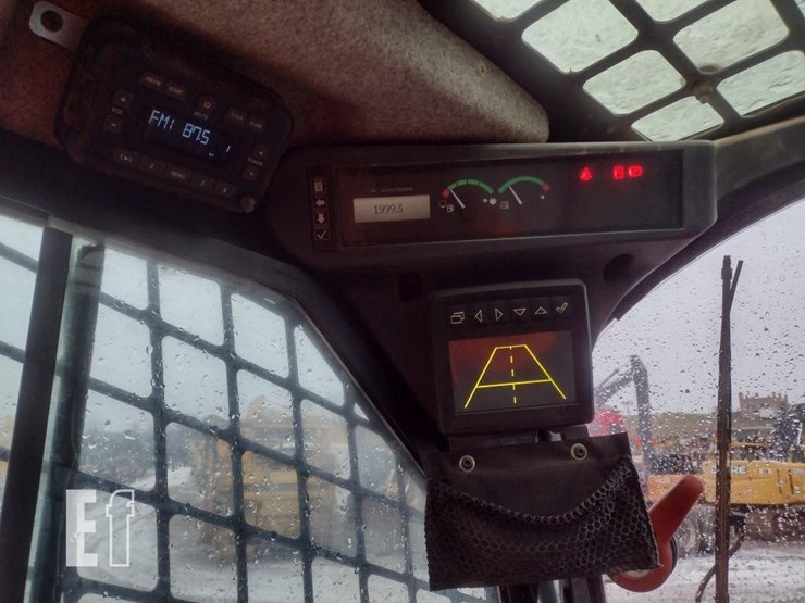 2021-deere-331g-image-7