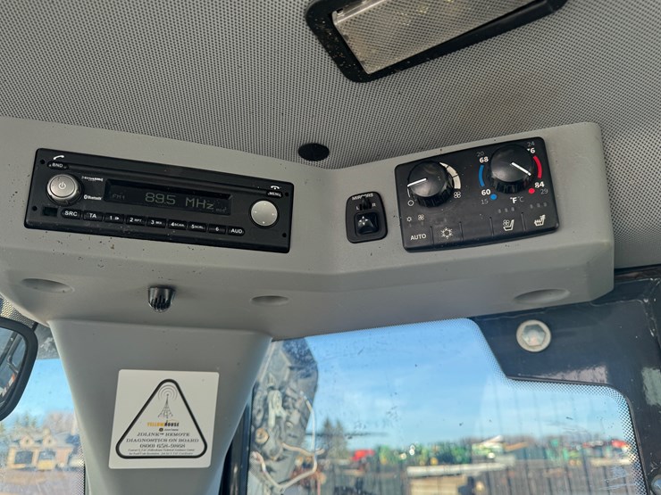 2020-deere-624l-image-27