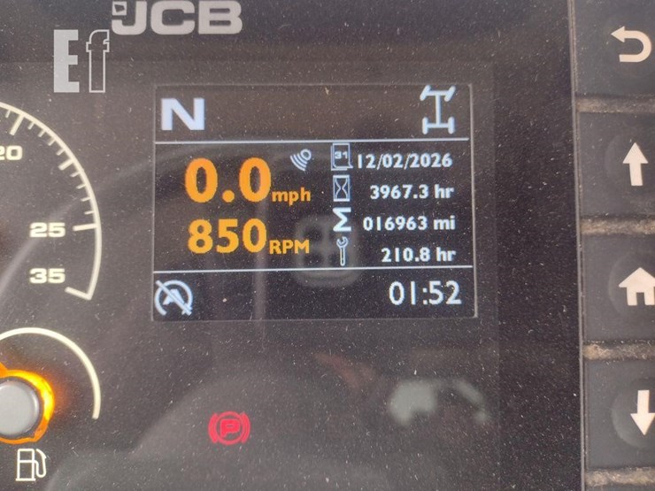 jcb-fastrac-4220-image-5