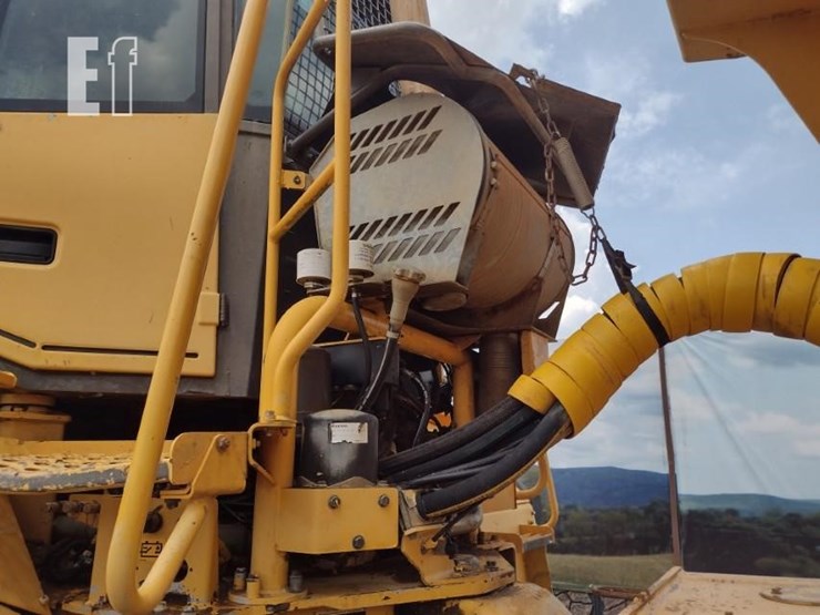 2003-volvo-a40d-image-26