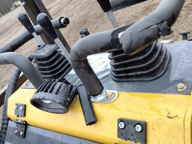 #48-•-mini-skid-loader---gas-(sdll60)-image-2