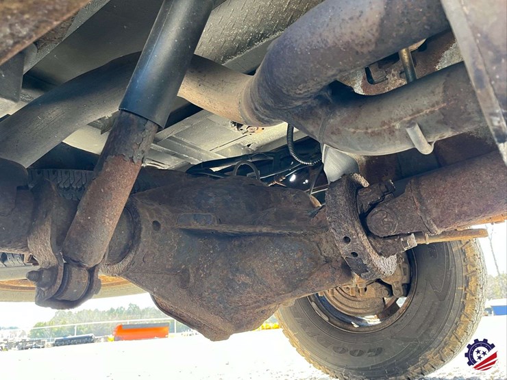 2010-chevrolet-silverado-s/a-service-truck-image-42