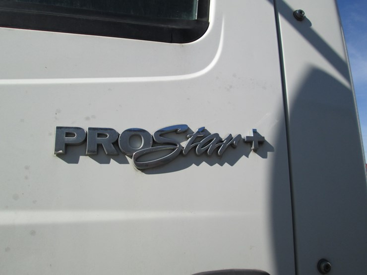 2012-international-prostar-image-12