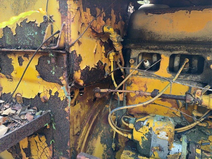 caterpillar-twenty-two-image-18