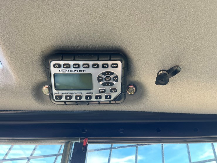 2016-new-holland-c232-image-20