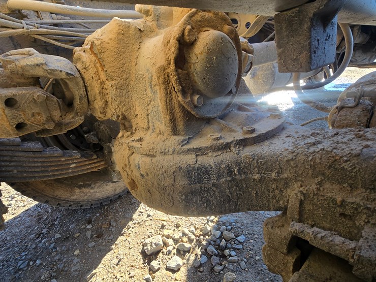 1999-mack-rd690s-image-107