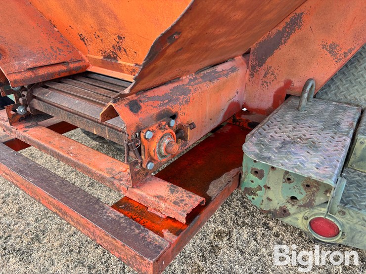 1983-utility-tool-&-body-/-shop-built-dry-box-spreader/sand-buggy-track-filler-image-12