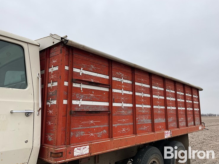 1979-ford-ln700-image-11