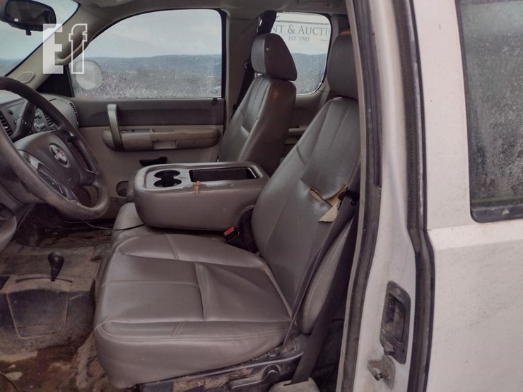 2008-gmc-3500-image-13